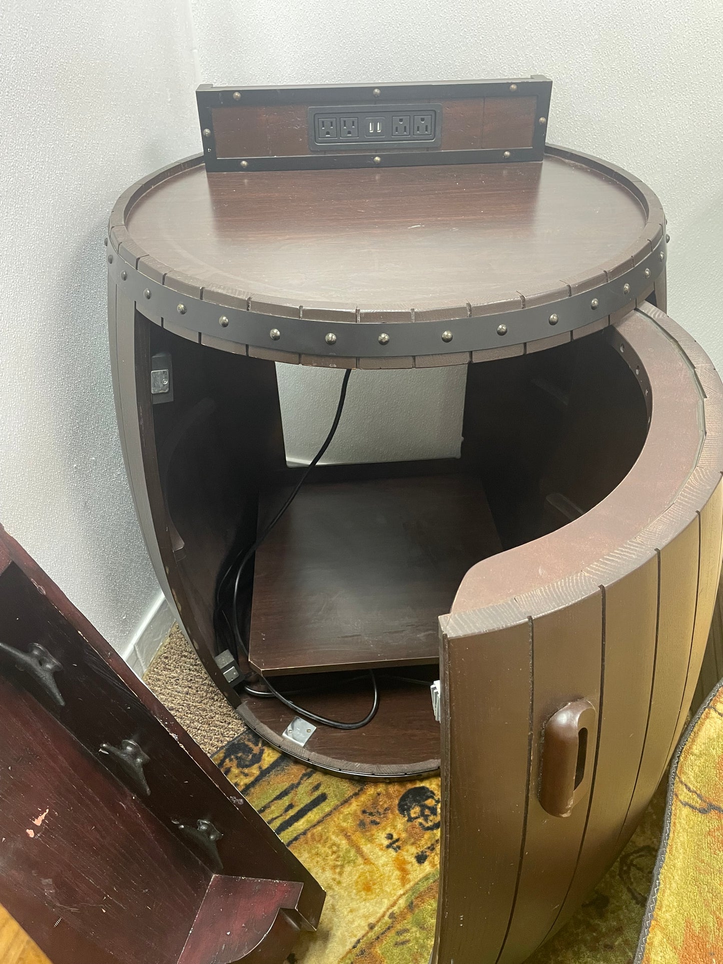 Large Barrel from Pirates of Caribbean Room - Walt Disney World Caribbean Beach Resort