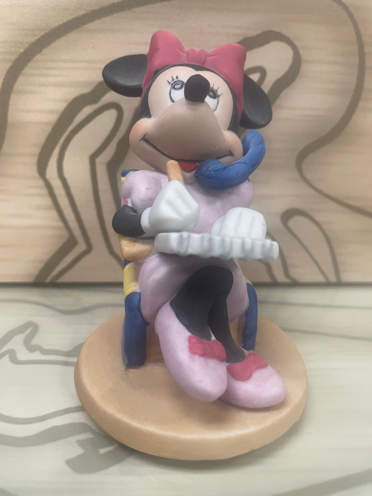 Minnie Mouse 4" Bisque Statue / Figurine - Talking on Phone - Walt Disney Productions