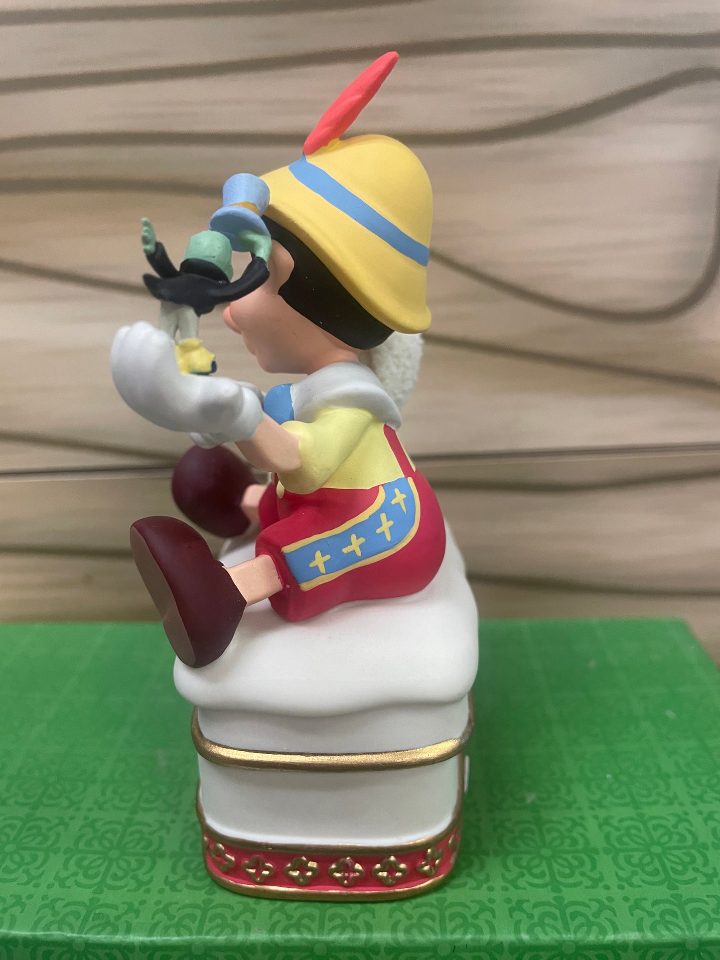 "Friends Come in All Sizes" DISNEY SNOWBABIERS - Department 56 - Jiminy Cricket, Pinocchio