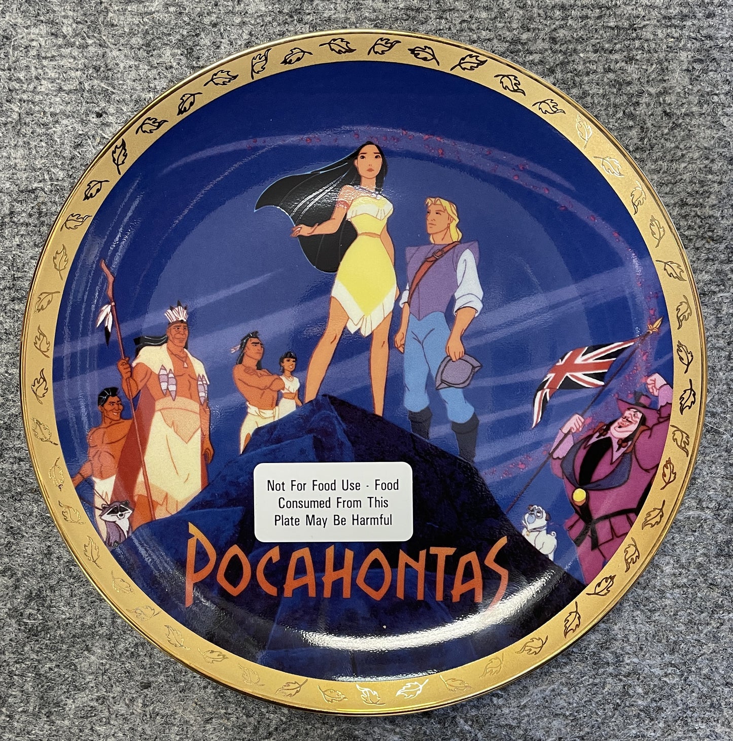 POCAHONTAS - 1995 Disney Store Commemorative Plate - New in Box