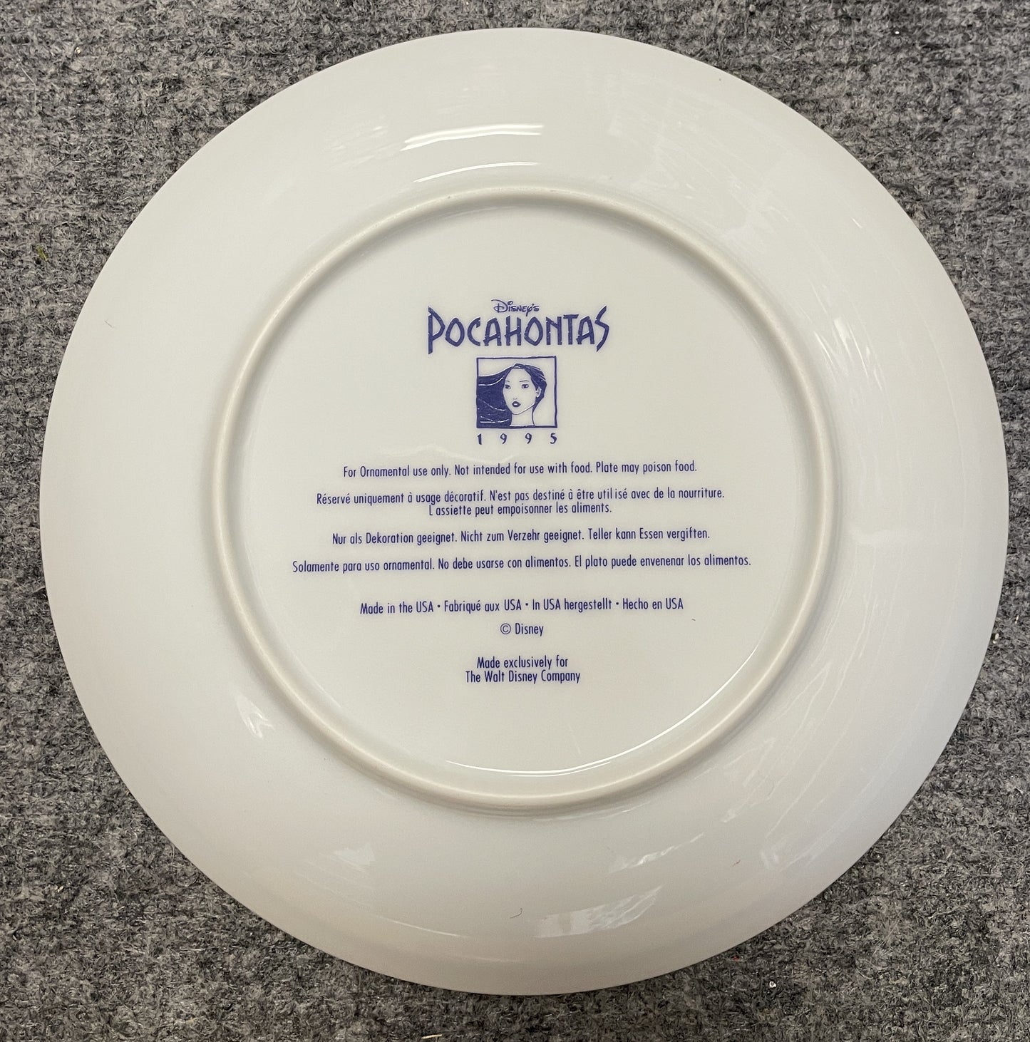 POCAHONTAS - 1995 Disney Store Commemorative Plate - New in Box