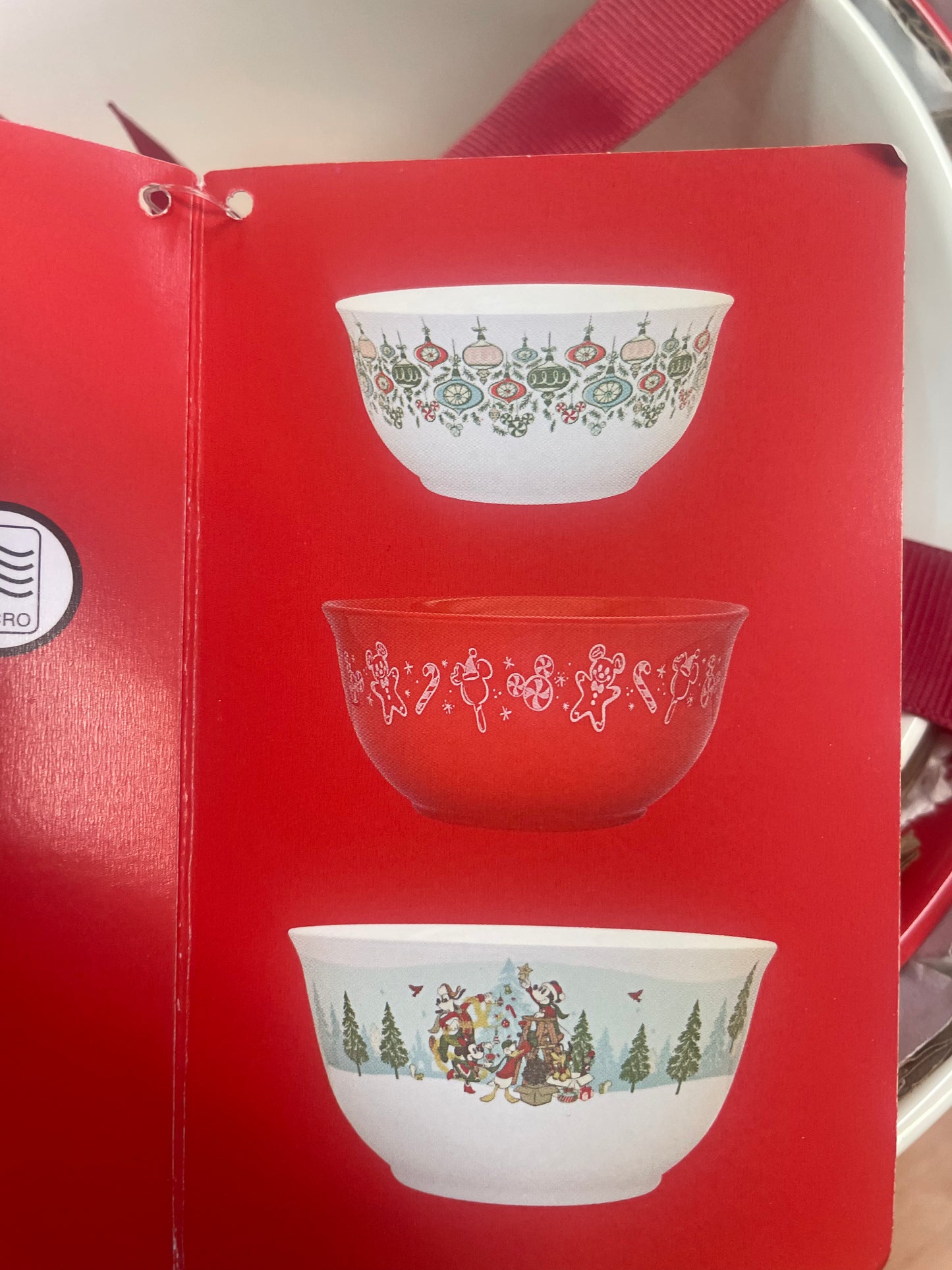 Mickey & Minnie Mouse, Goofy, Pluto, Donald Duck Holiday Mixing Serving Bowls 3 Sizes