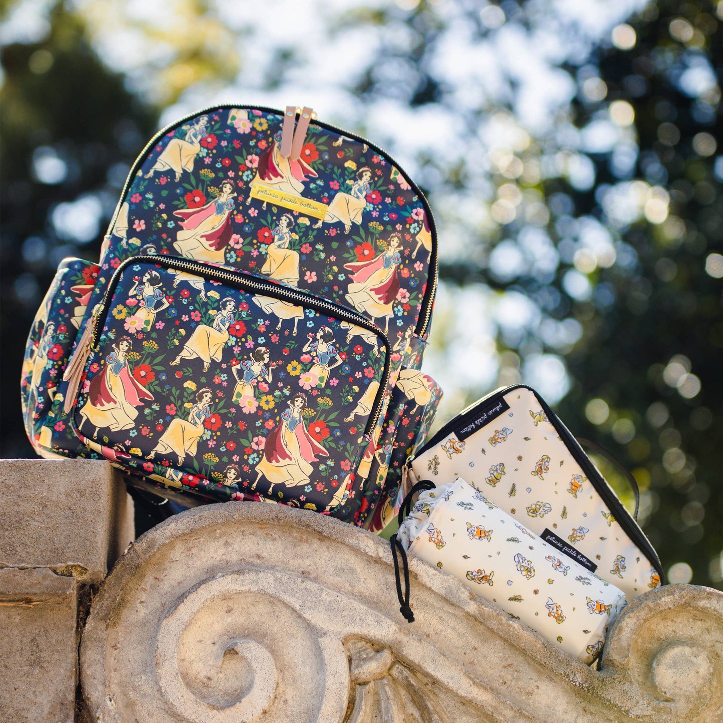 DISTRICT BACKPACK - DISNEY SNOW WHITE'S ENCHANTED FOREST