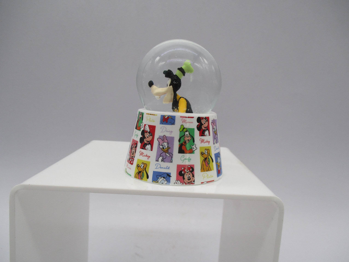 Disney Goofy Boxed 45mm Light Up Snow Globe