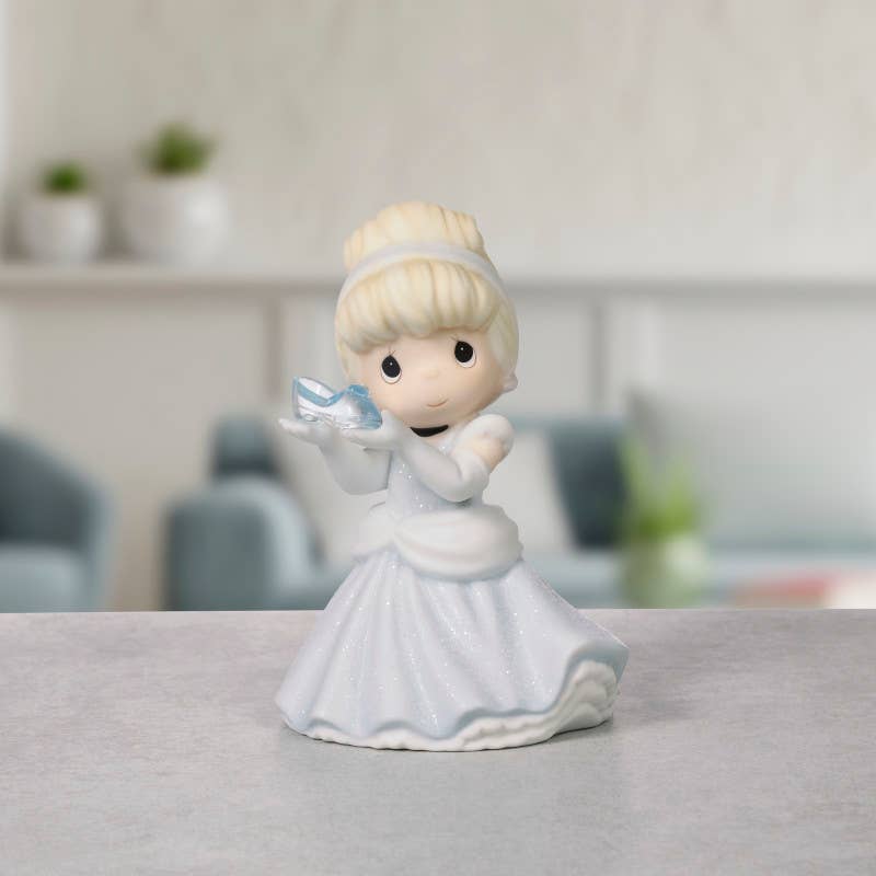 Your Dream Is The Perfect Fit Figurine - Cinderella - Precious Moments