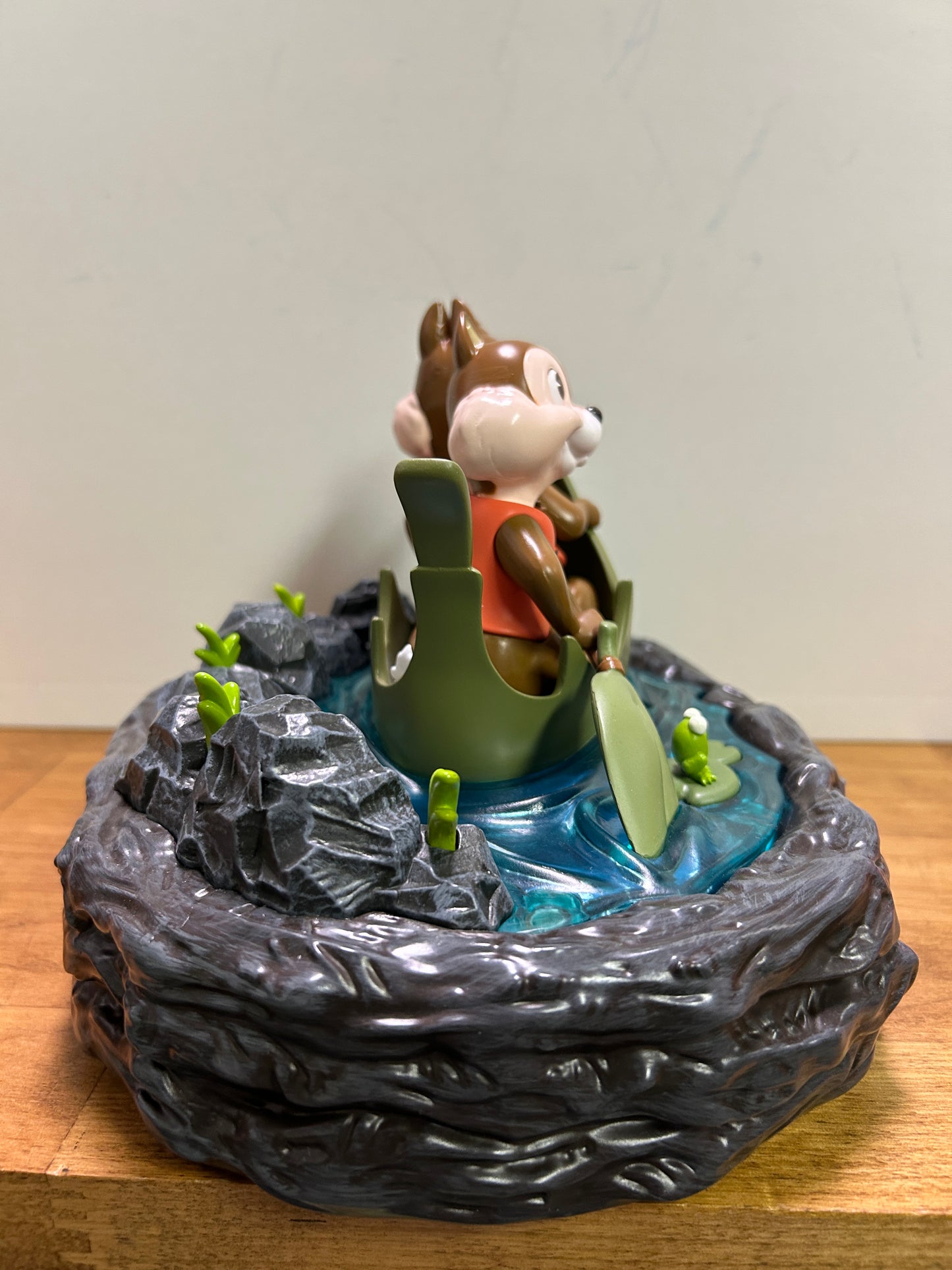Chip -N- Dale Statue / Figurine Fort Wilderness Resort & Campground, Walt Disney World