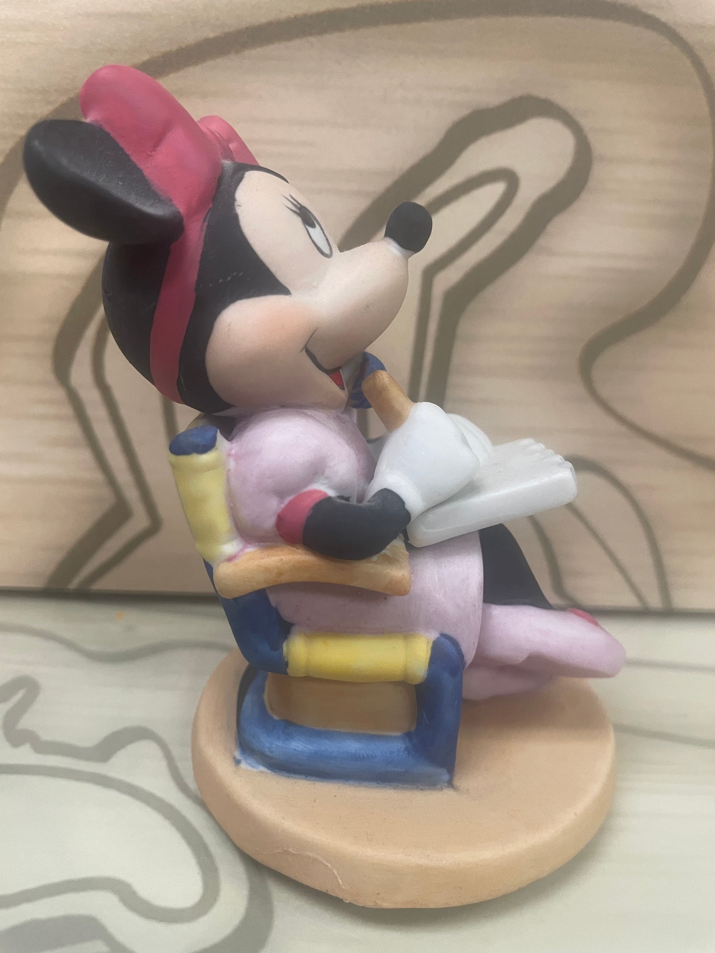Minnie Mouse 4" Bisque Statue / Figurine  - Talking on Phone - Walt Disney Productions