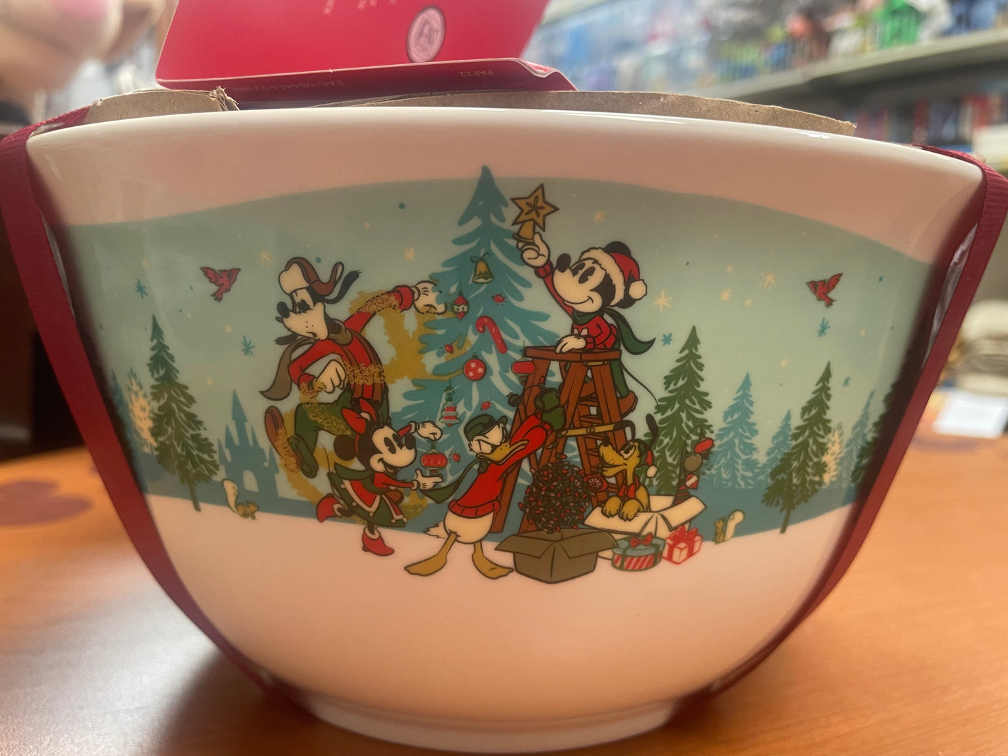 Mickey & Minnie Mouse, Goofy, Pluto, Donald Duck Holiday Mixing Serving Bowls 3 Sizes