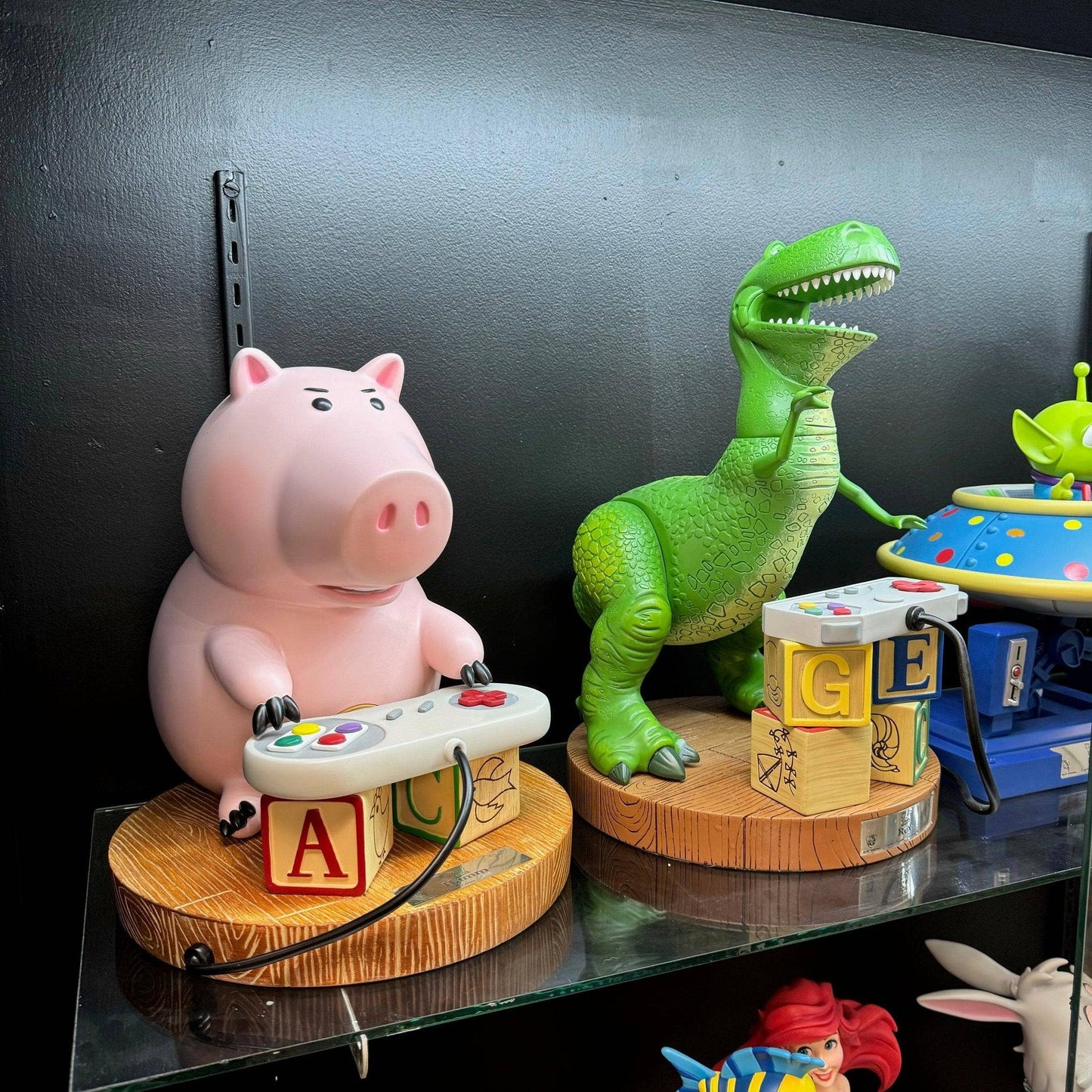 Toy Story Master Craft Hamm Table Top Statue